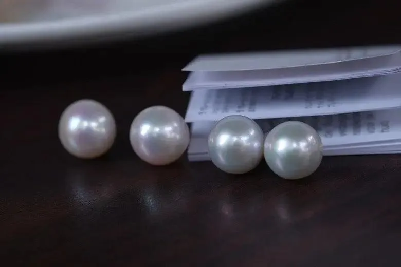 Classic Edison Pearl Stud Earrings