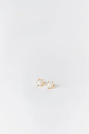 Cove Elegant Pearl Earrings