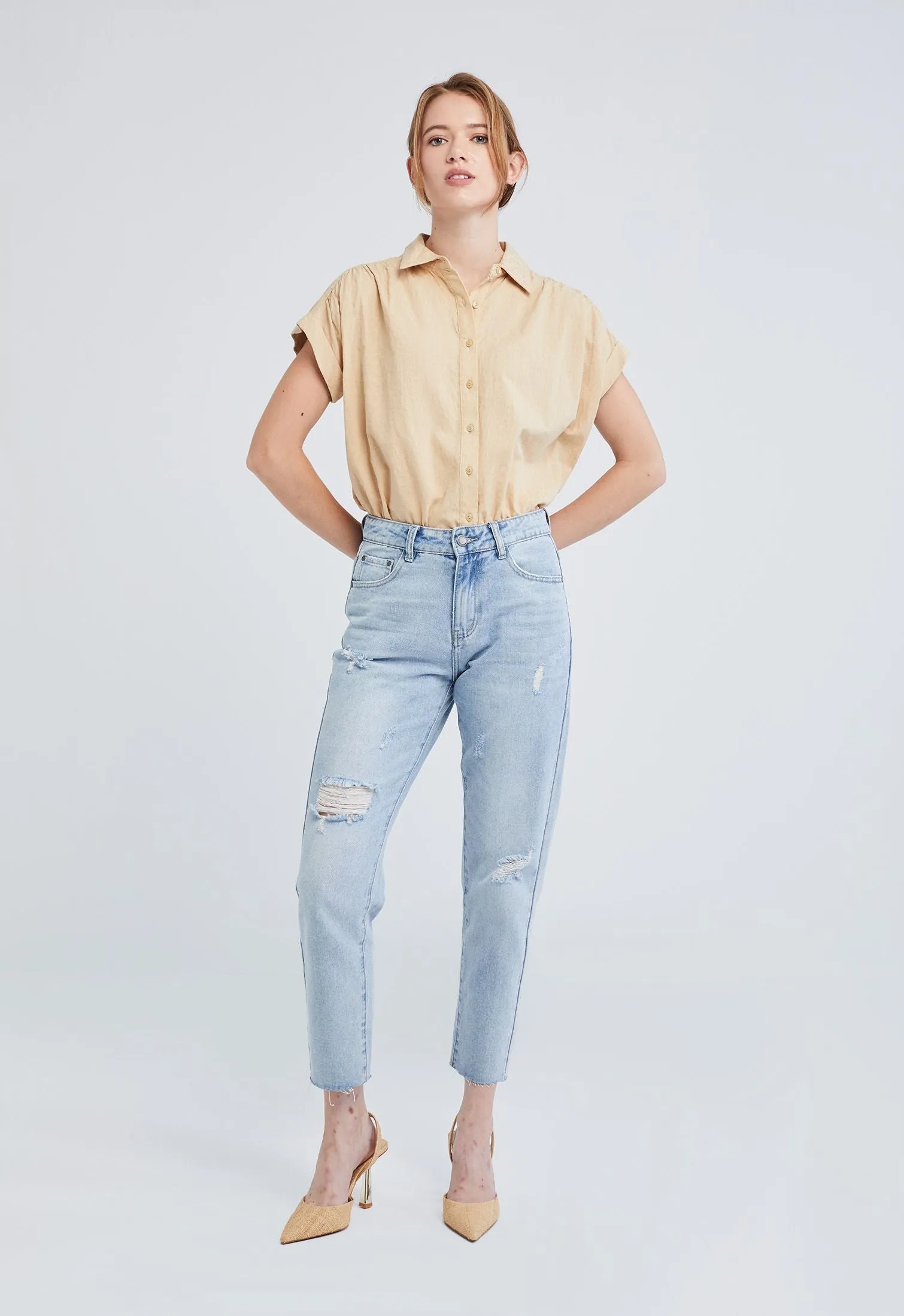 Cut-off Capri Jeans