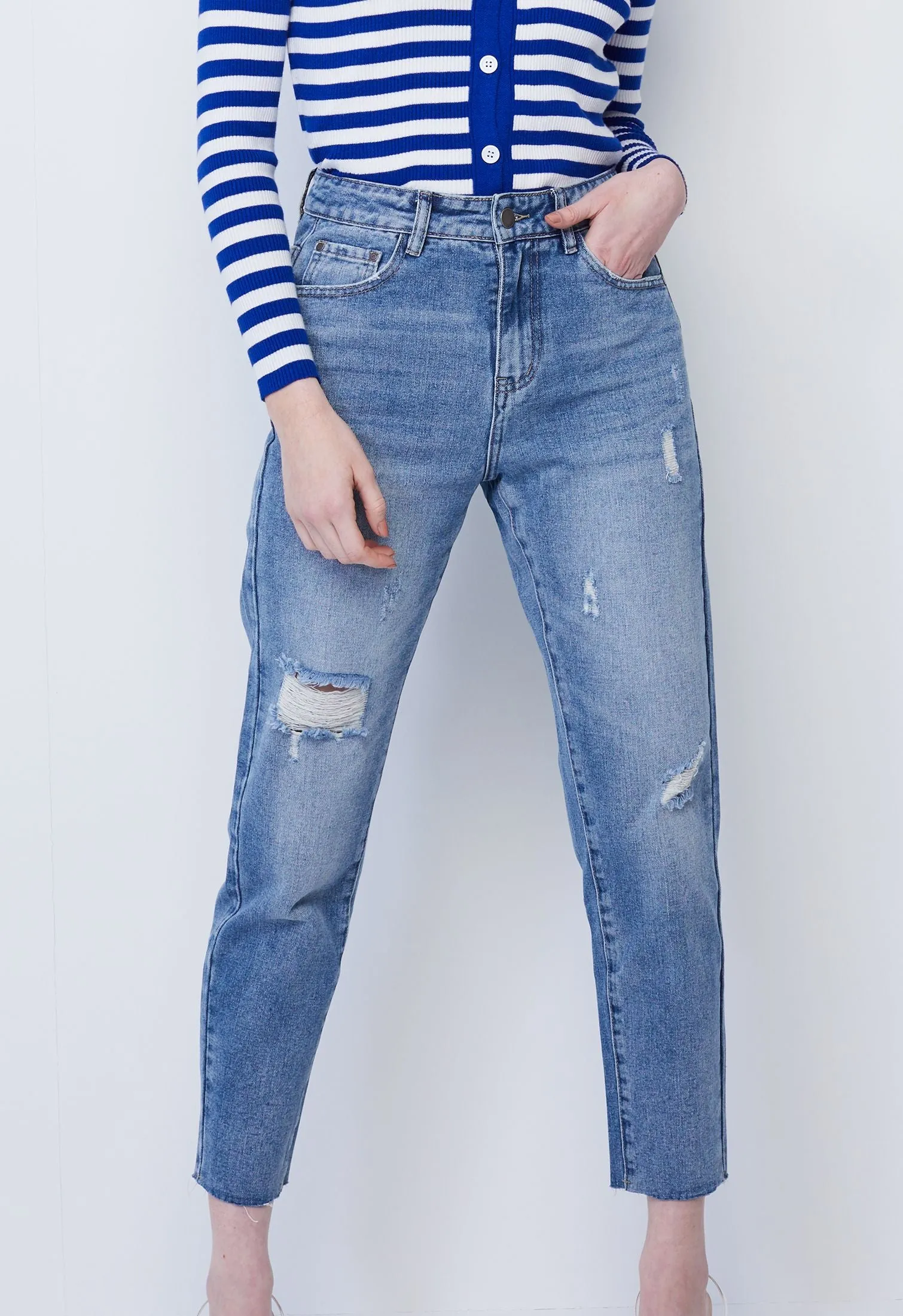 Cut-off Capri Jeans