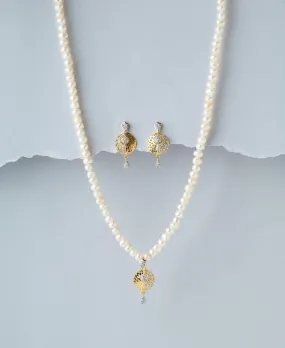 Elegant Pearl Necklace Set