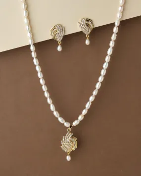 Elegant Pearl Necklace Set