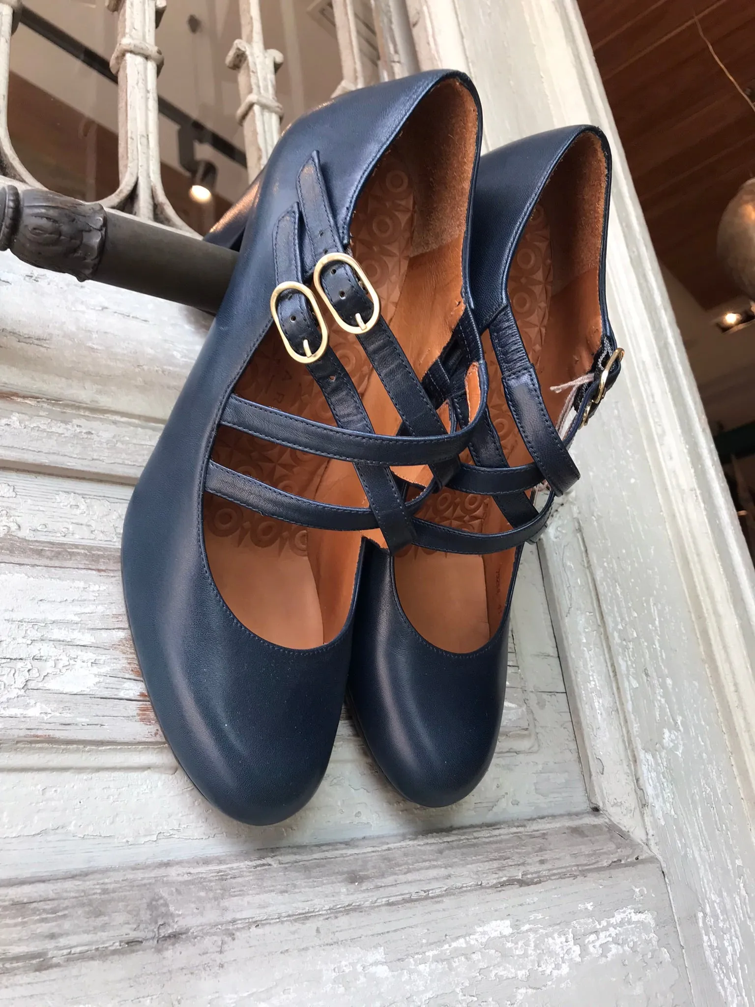 KEFIR BLUE leather shoes by CHIE MIHARA