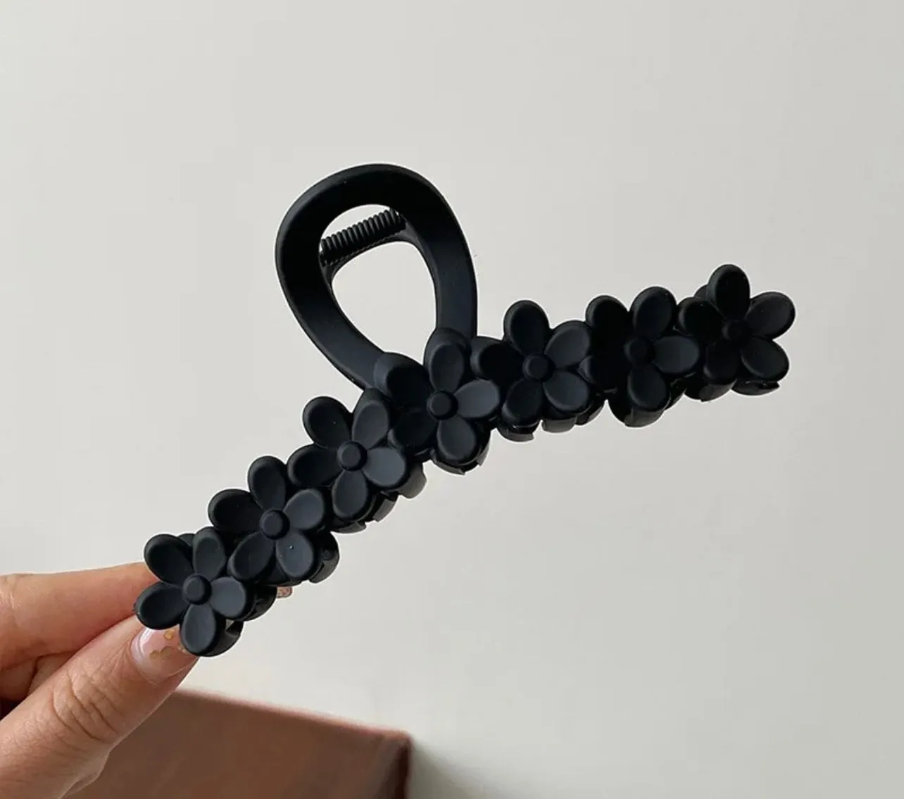 Non-Slip Tortoise Hair Jaw Clips, Leopard Stylish Hair Clamps,Strong Hold for Thick Thin Curly Hair Styling Accessories for Women Girls